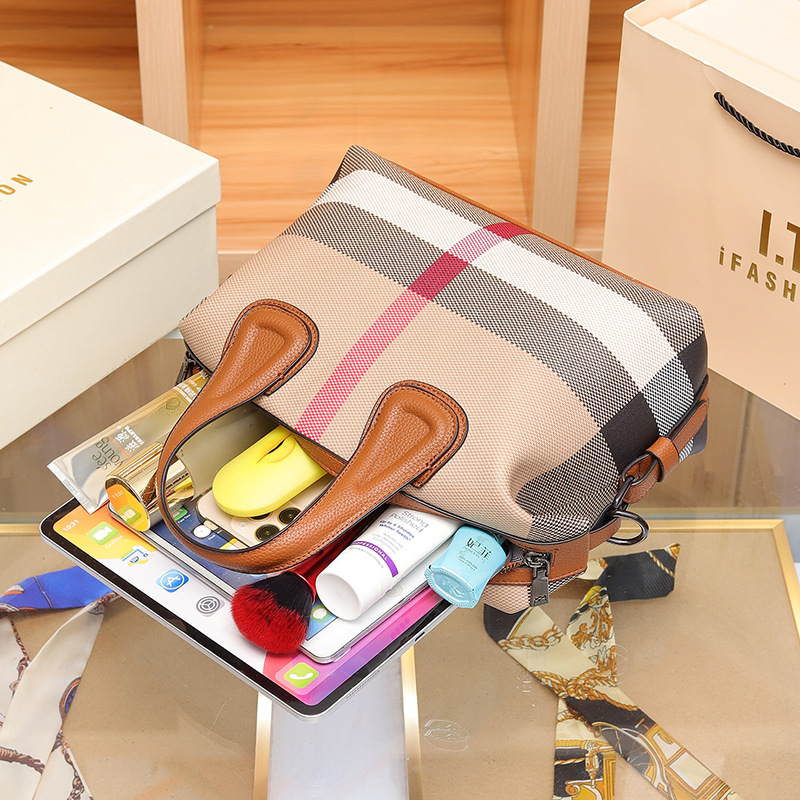 Luxury Brand Leather Handbag F - огляд і ціна Women Bags Popular Brands