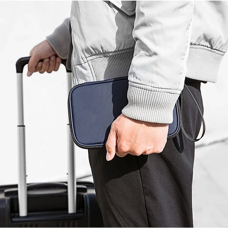 Lightweight Family Travel Pass - огляд і ціна Women Bags Zip